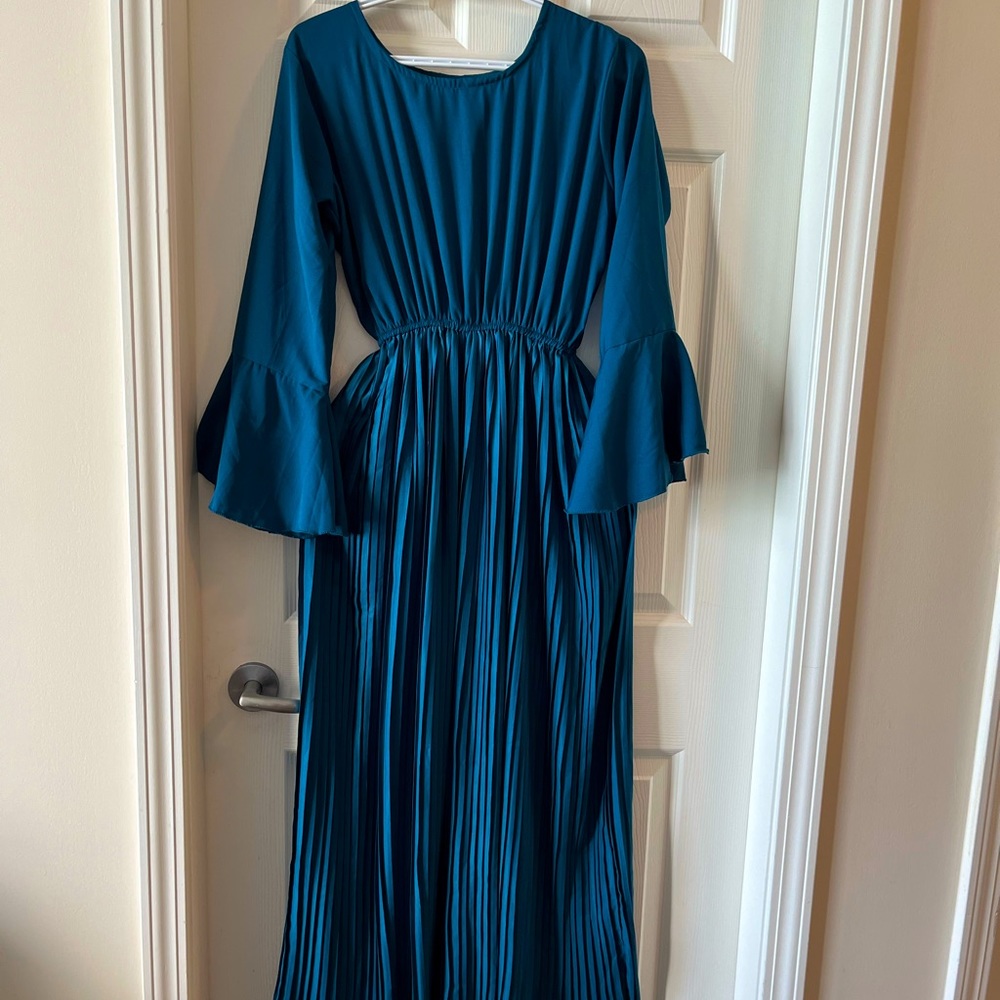 Blue dress! Very soft! Have elastic belt!
